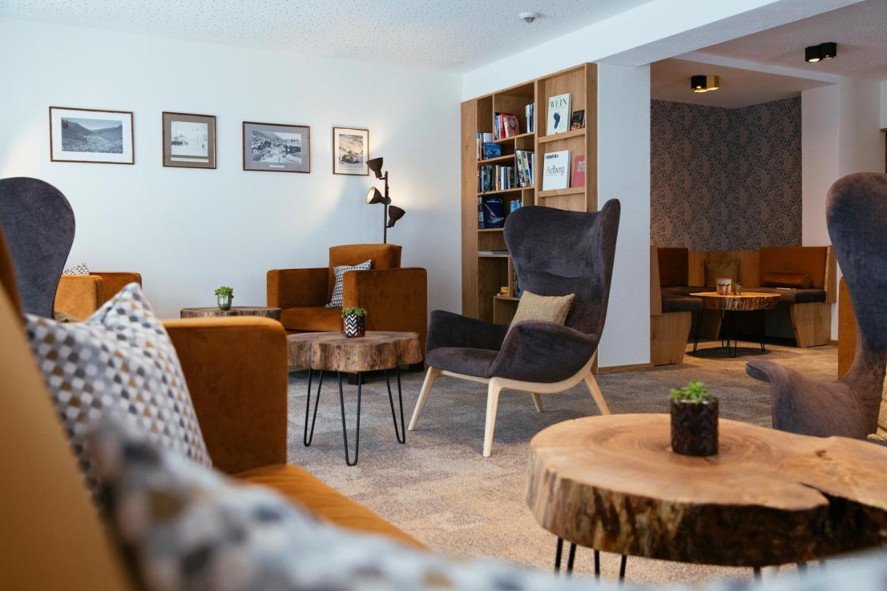 Hotel Montfort 3*
