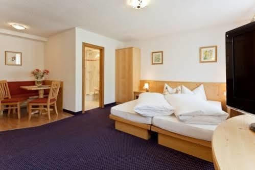 Montfort 3*
