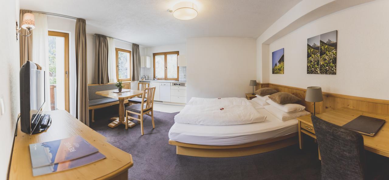 Montfort Hotel 3*