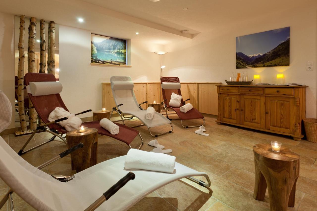 Montfort Hotel 3*